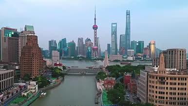 上海外白渡桥远眺陆家嘴航拍视频的预览图